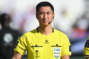 韩媒:决赛马宁的哨子明显偏卡塔尔,让人怀疑是否有徇私舞弊